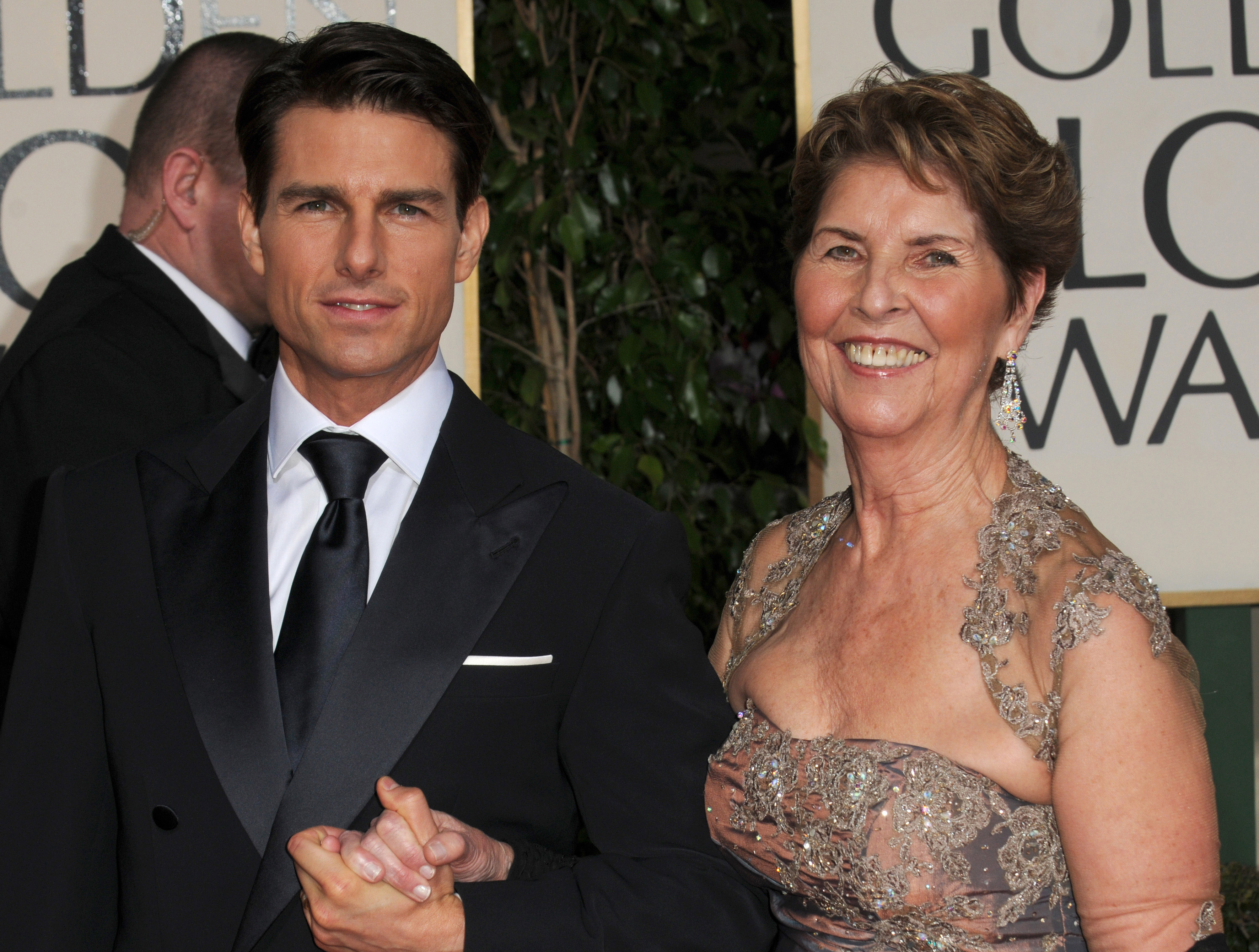Tom Cruise und Mary Lee Pfeiffer bei den 66th Annual Golden Globe Awards in Hollywood, 2009 | Quelle: Getty Images