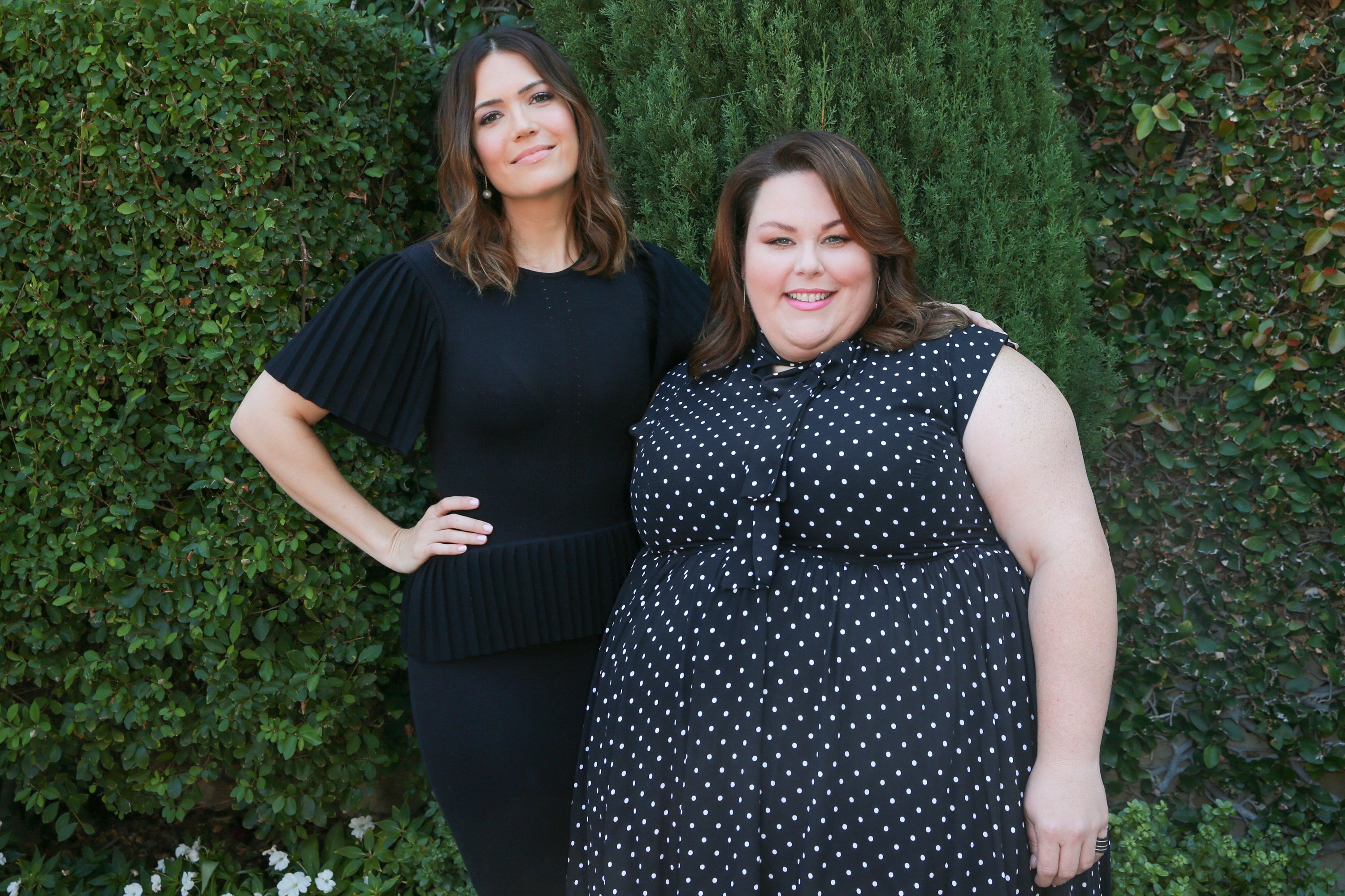 Mandy Moore and Chrissy Metz on October 8, 2017 in Los Angeles, California | Source: Getty Images 