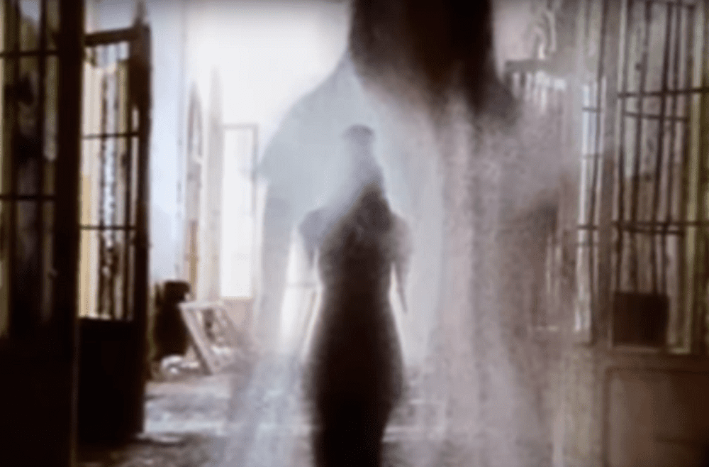 Imagen representando el fantasma de una mujer. | Imagen: YouTube/Etzen Espanto