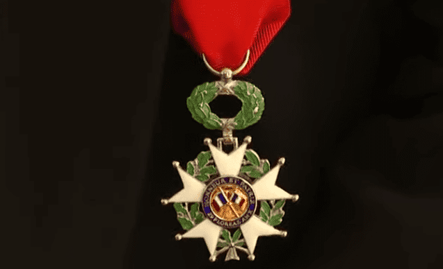 Harold Terence's Legion of Honor medal | Photo: Daily Mail