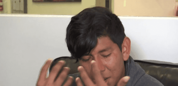 Oscar crying while telling happened at the border| Photo: NBC 7