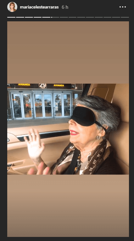 Astrid, madre de María Celeste Arrarás con los ojos cubiertos. | Imagen: Instagram/mariacelestearraras