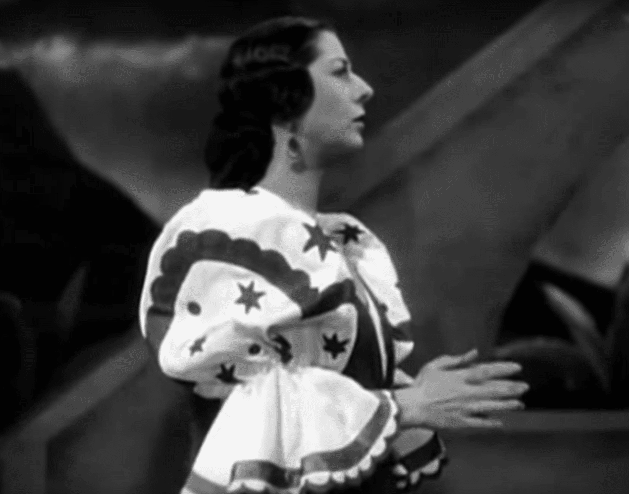 Concha Piquer, cantante y actriz española, en la película "Filigrana" de 1948. | Foto: YouTube/Old Spanish Film