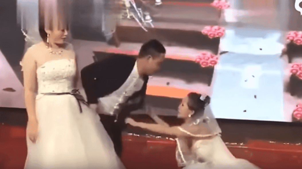 Awkward Moment Grooms Ex Girlfriend Reportedly Crashes His Wedding In A Bridal Dress 2975