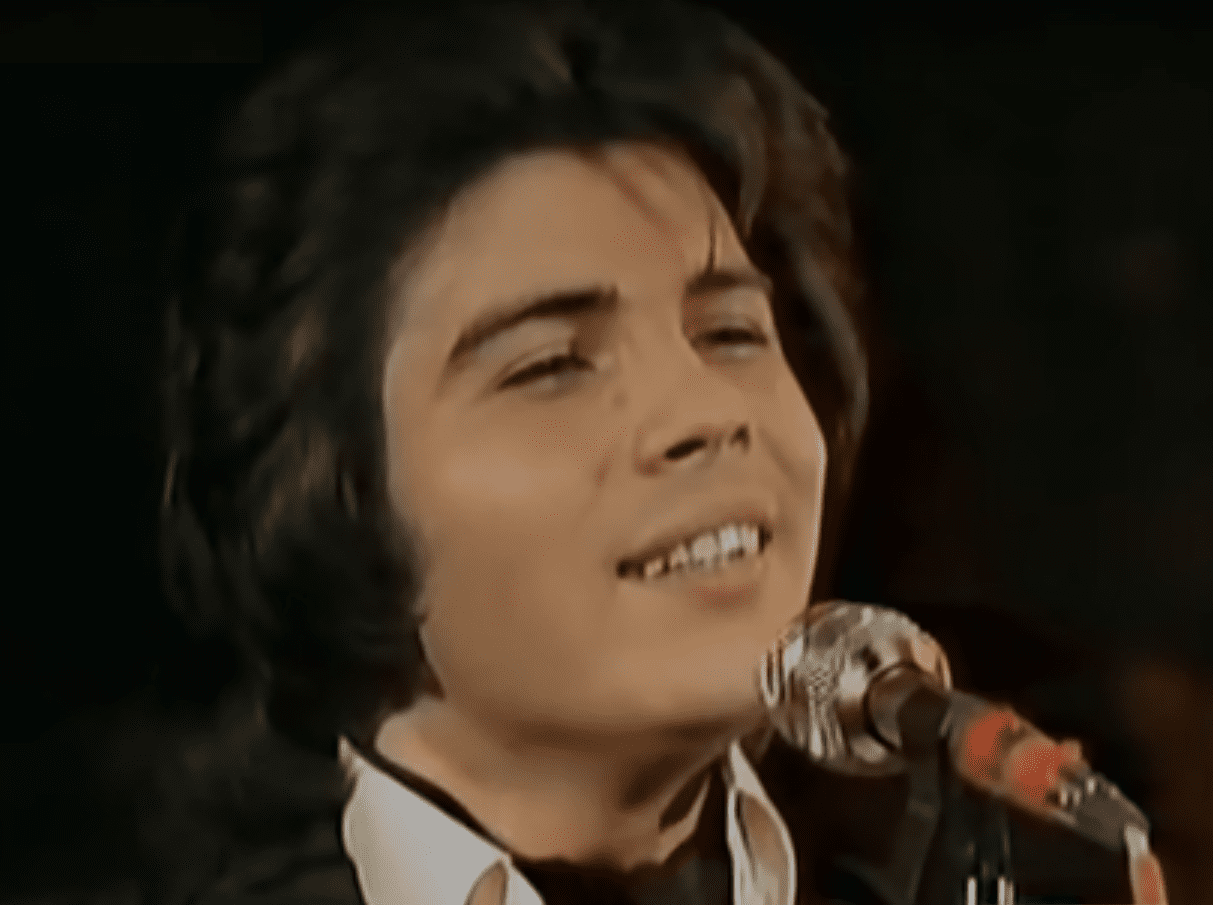 Miguel Gallardo, compositor y cantante español de la década de los 70. | Imagen: YouTube/mraldovera Miguel Gallardo, compositor y cantante español de la década de los 70. | Imagen: YouTube/mraldovera