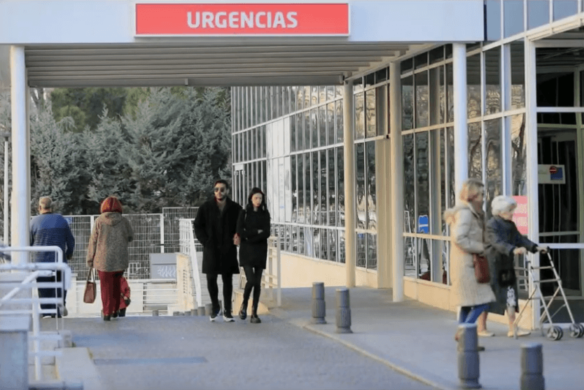 Alejandra Rubio acude a urgencias acompañada de su novio. | Imagen: YouTube/TV 3 Spain Alejandra Rubio acude a urgencias acompañada de su novio. | Imagen: YouTube/TV 3 Spain