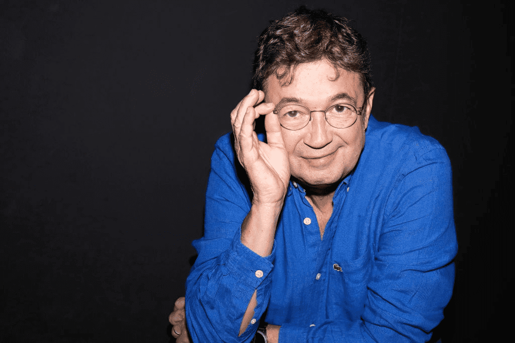 L'acteur Frédéric Bouraly pose lors d'une séance de portrait à Paris, France, le 21/11/2019. | Photo : Getty Images