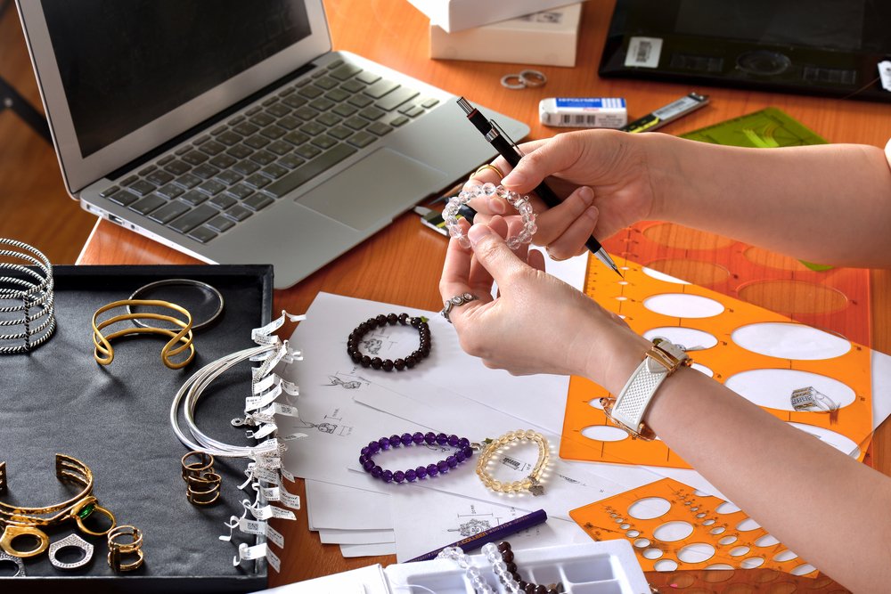 Picture of a Jewelry designer | Photo: Shutterstock