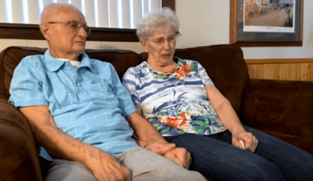 Beverley and Jerry Lindell during an interview at their home, as shown in the video posted to YouTube on April 1, 2020. | Photo: YouTube/KARE 11