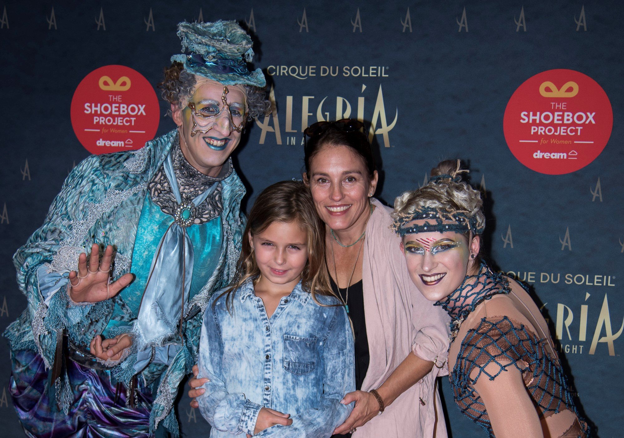 Amy Jo Johnson ve kızı Francesca Christine Giner, Cirque du Soleil'in en ikonik yapımı Alegria'nın Toronto'daki Under the Big Top, Ontario Place'deki kırmızı halı galasına katıldılar.  |  Kaynak: Getty Images