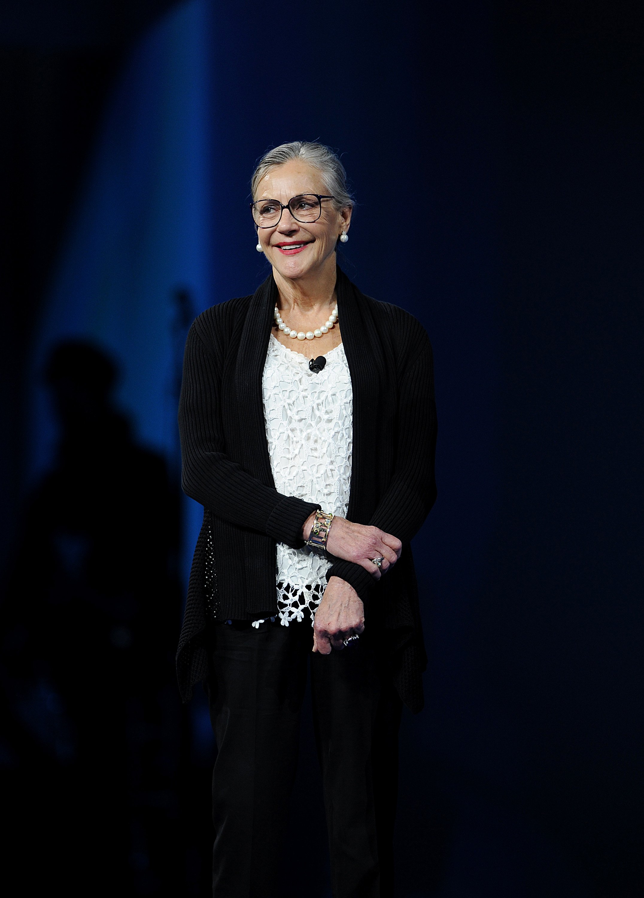 Alice Walton presenting the Entrepreneur Award on Friday, June 7, 2013. | Photo: Getty Images