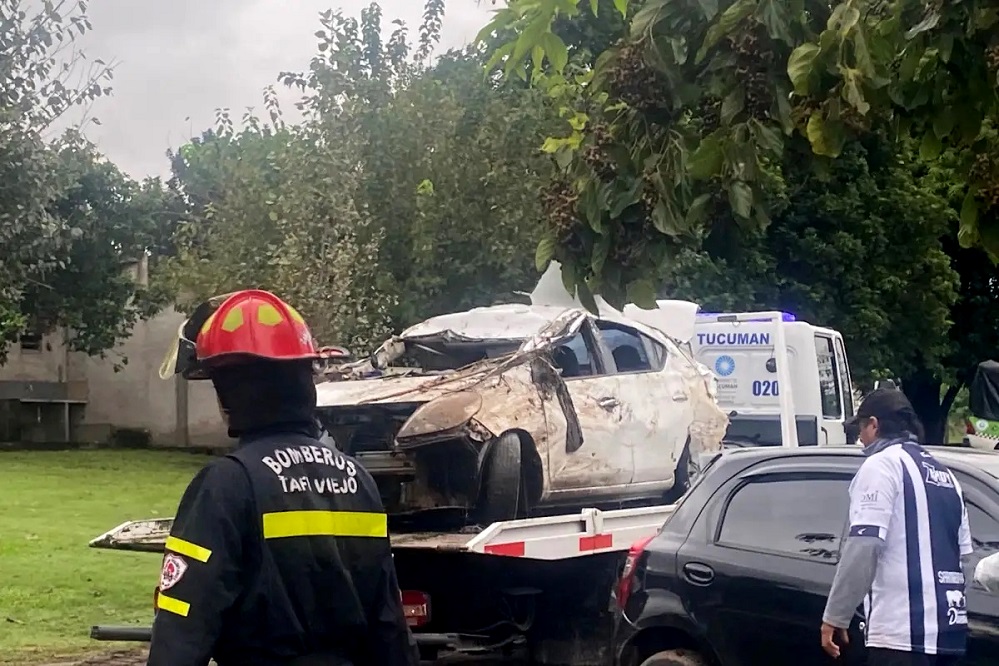 Mariano Robles and Solana Albornoz's car, in a photo shared on April 6, 2026  | Source: Facebook/Infoaguilares
