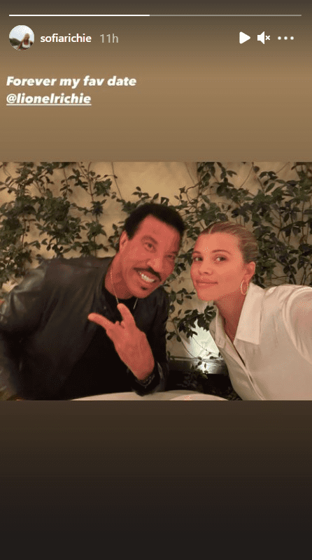 Sofia Richie with her father, Lionel Richie during their father-daughter date. | Photo: instagram.com/sofiarichie