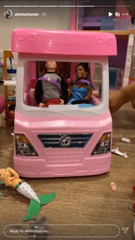 Alexis Ohanian's Instagram story featuring his daughter Alexis Olympia's black and white dolls in a toy car. | Photo: instagram/alexisohanian