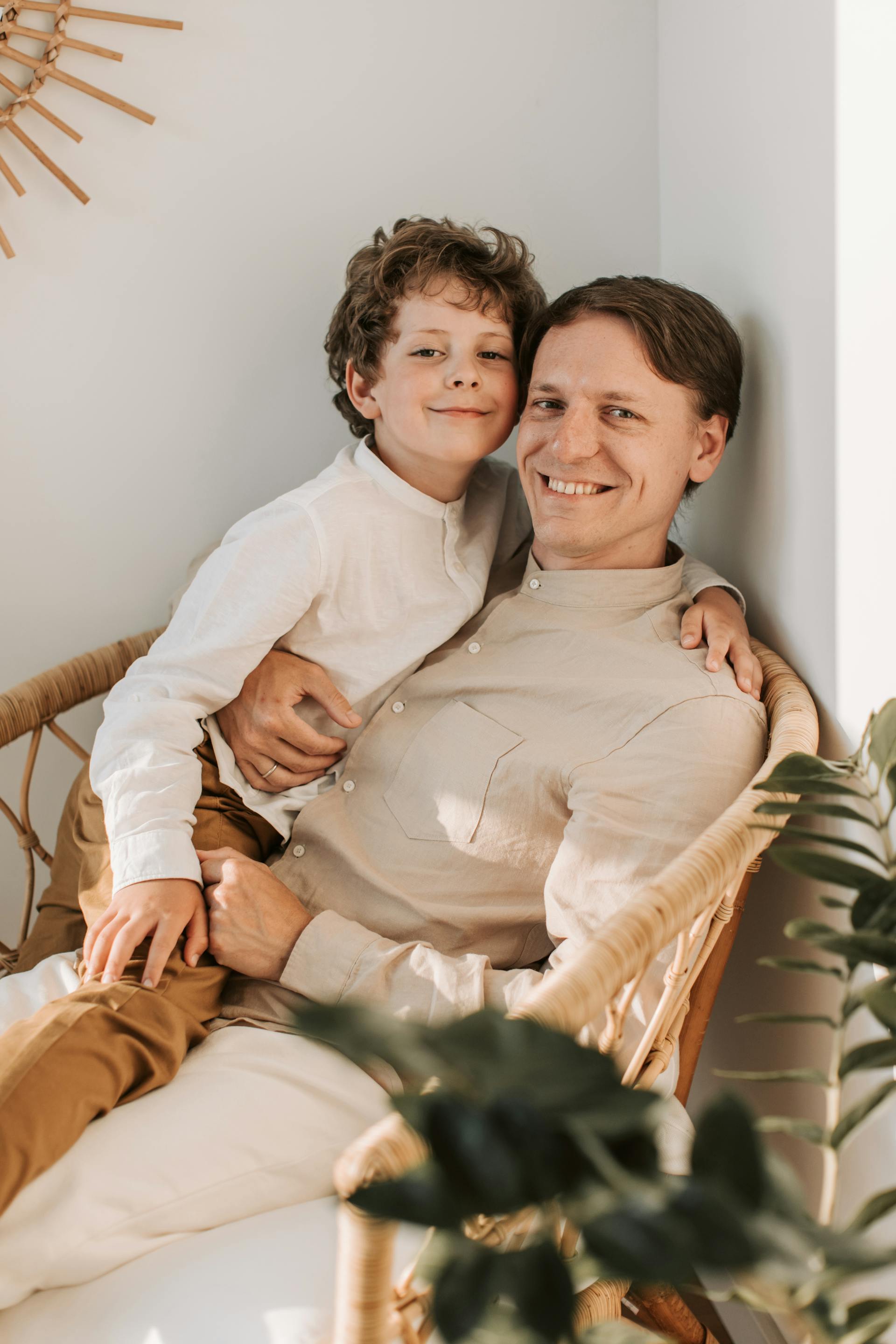 A man sitting with his son | Source: Pexels