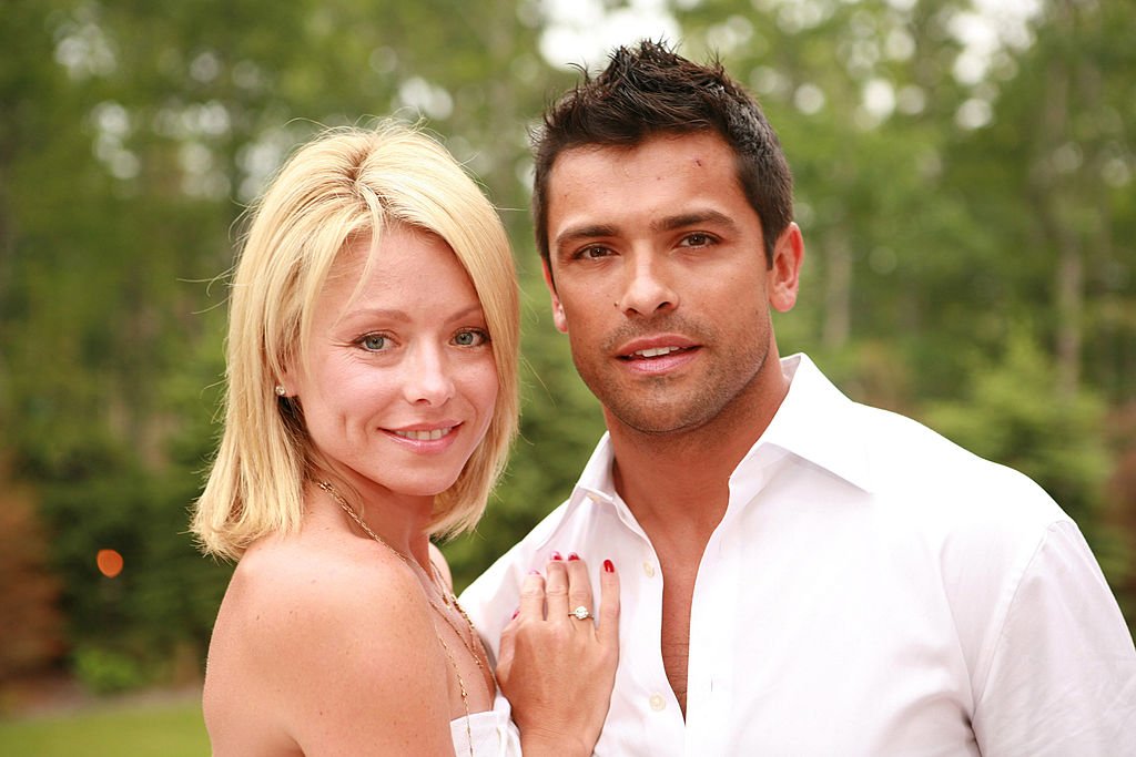 Kelly Ripa and Mark Consuelos celebrate Hamptons Magazine's 4th of July 2006 Issue | Source: Getty Images