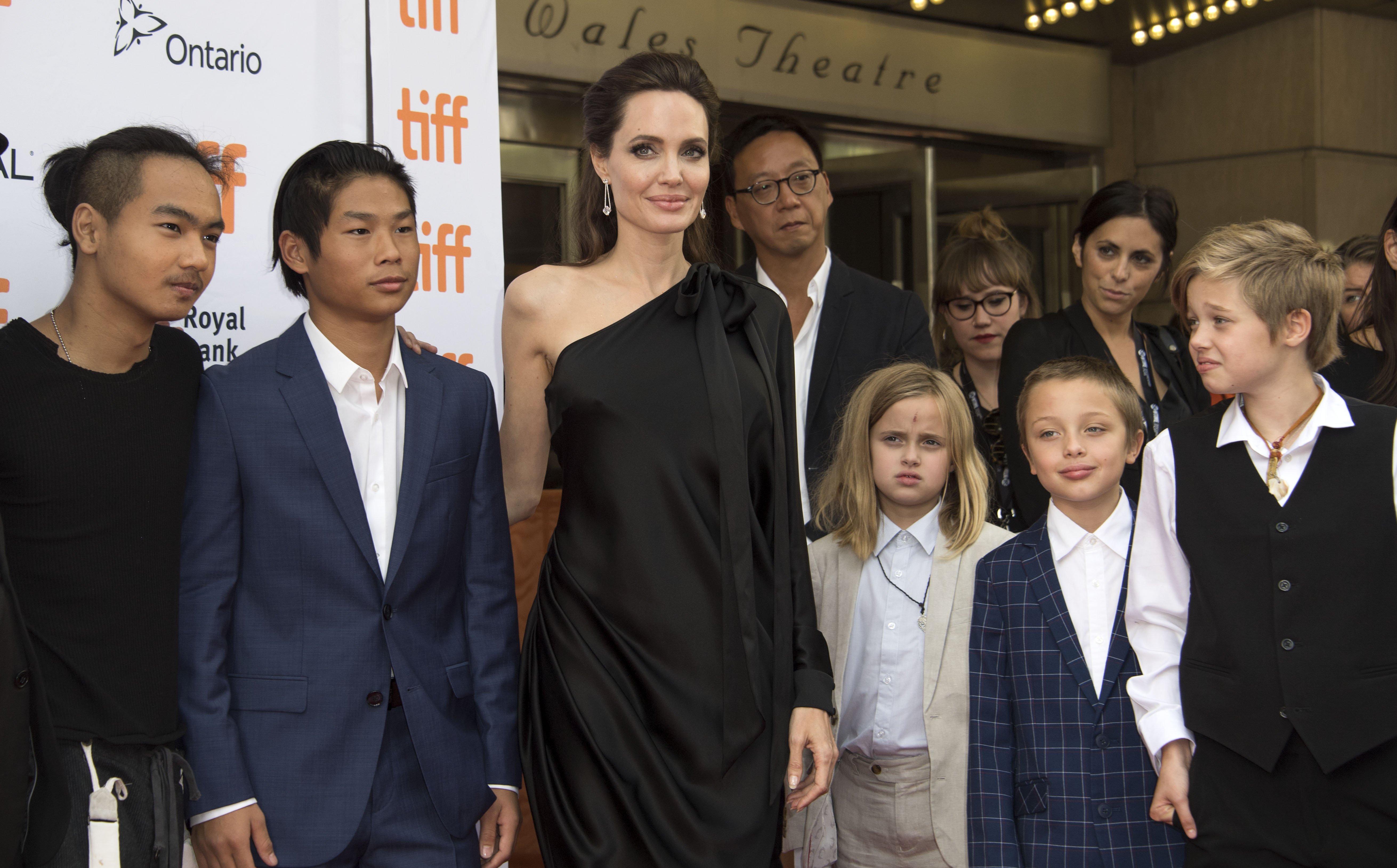 Maddox Chivan Jolie-Pitt, Pax Thien Jolie-Pitt, Angelina Jolie, Vivienne Marcheline Jolie-Pitt, Knox Leon Jolie-Pitt, and Shiloh Nouvel Jolie-Pitt at the premiere of "First they Killed my Father" at the Toronto International Film Festival in Ontario on September 11, 2017 | Source: Getty Images