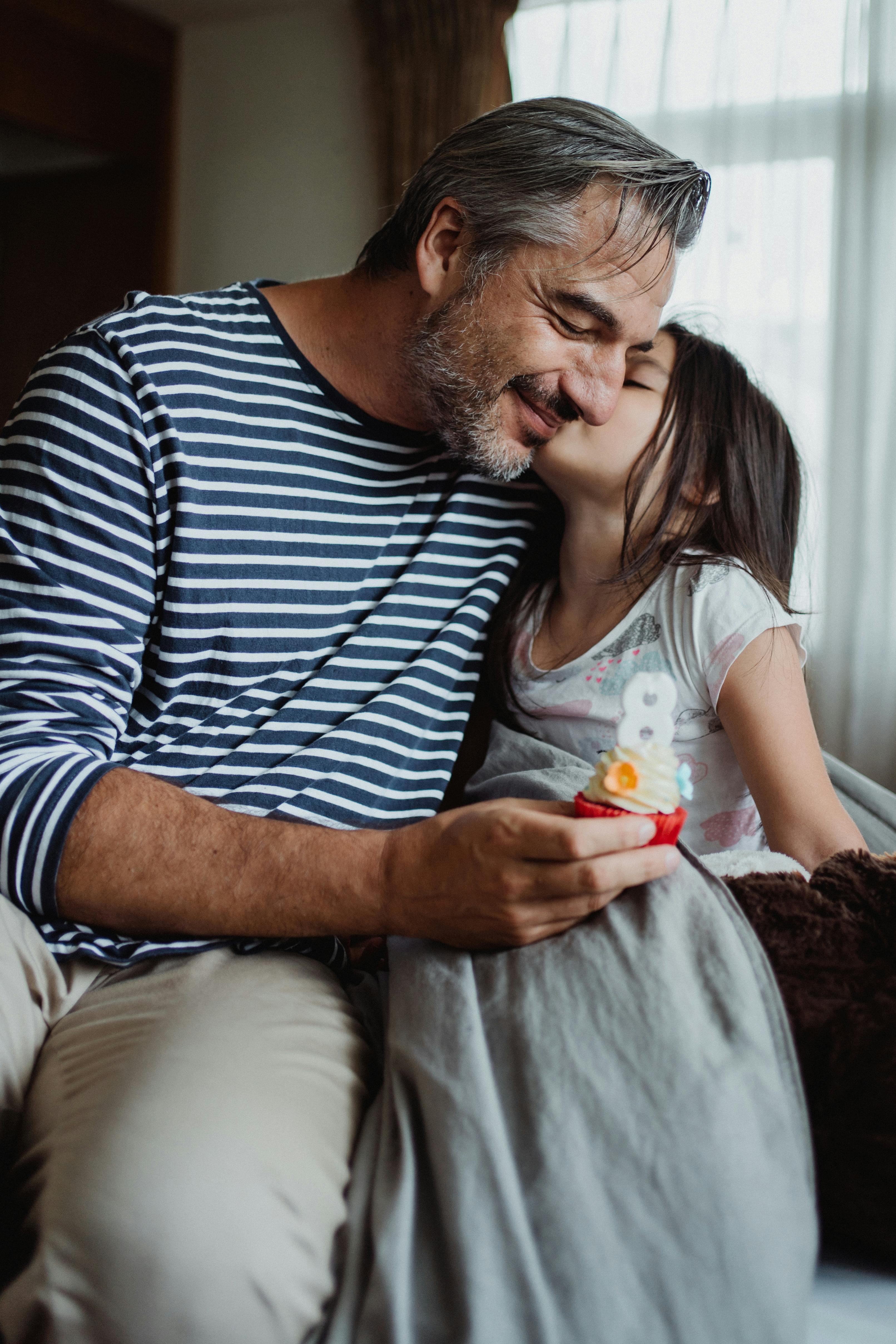 Father bonding with his daughter | Source: Pexels