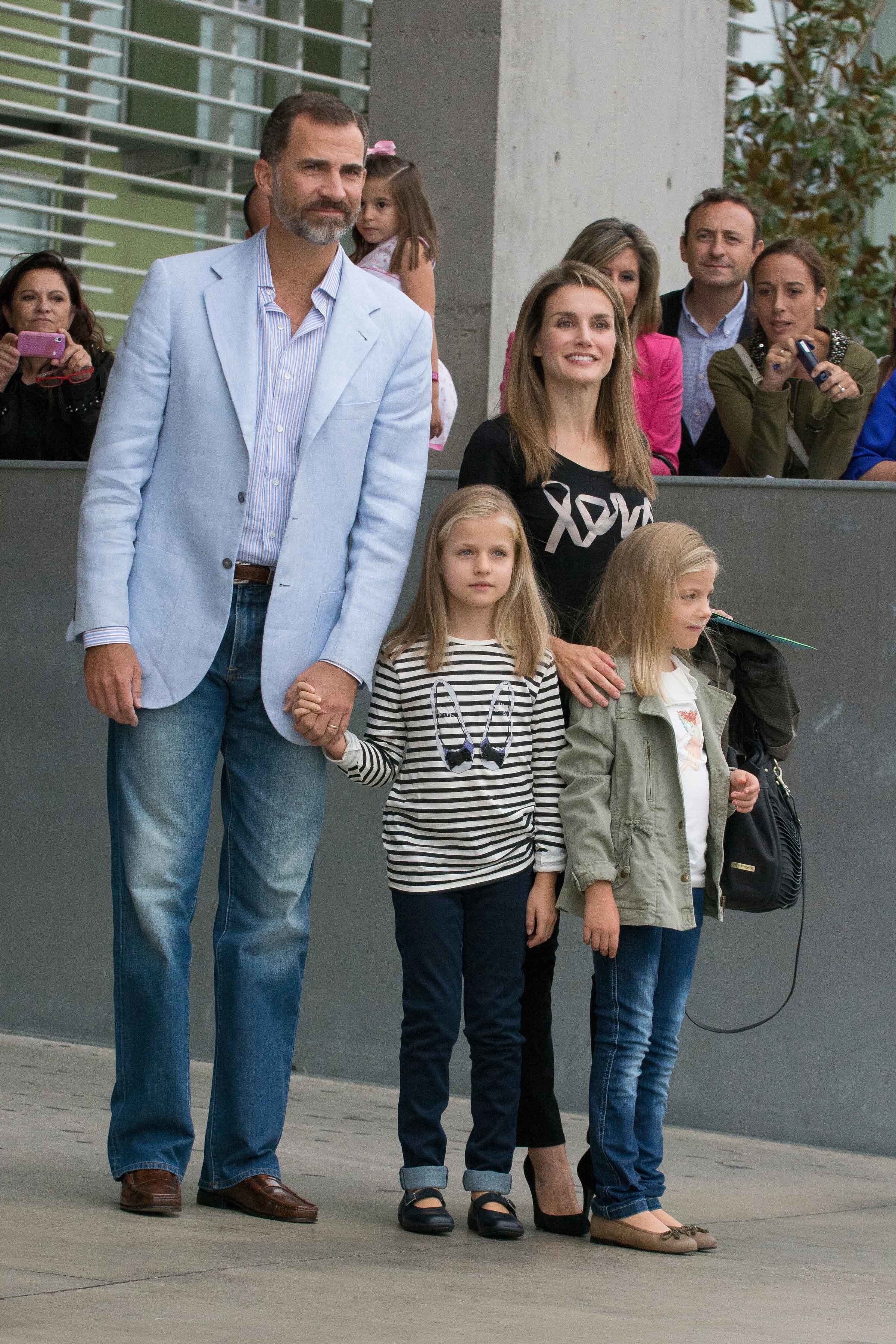Prince Felipe and Princess Letizia of Spain with their daughters, Princesses Leonor and Sofia, at the University Hospital to visit the King of Spain Juan Carlos I. | Source: Getty Images