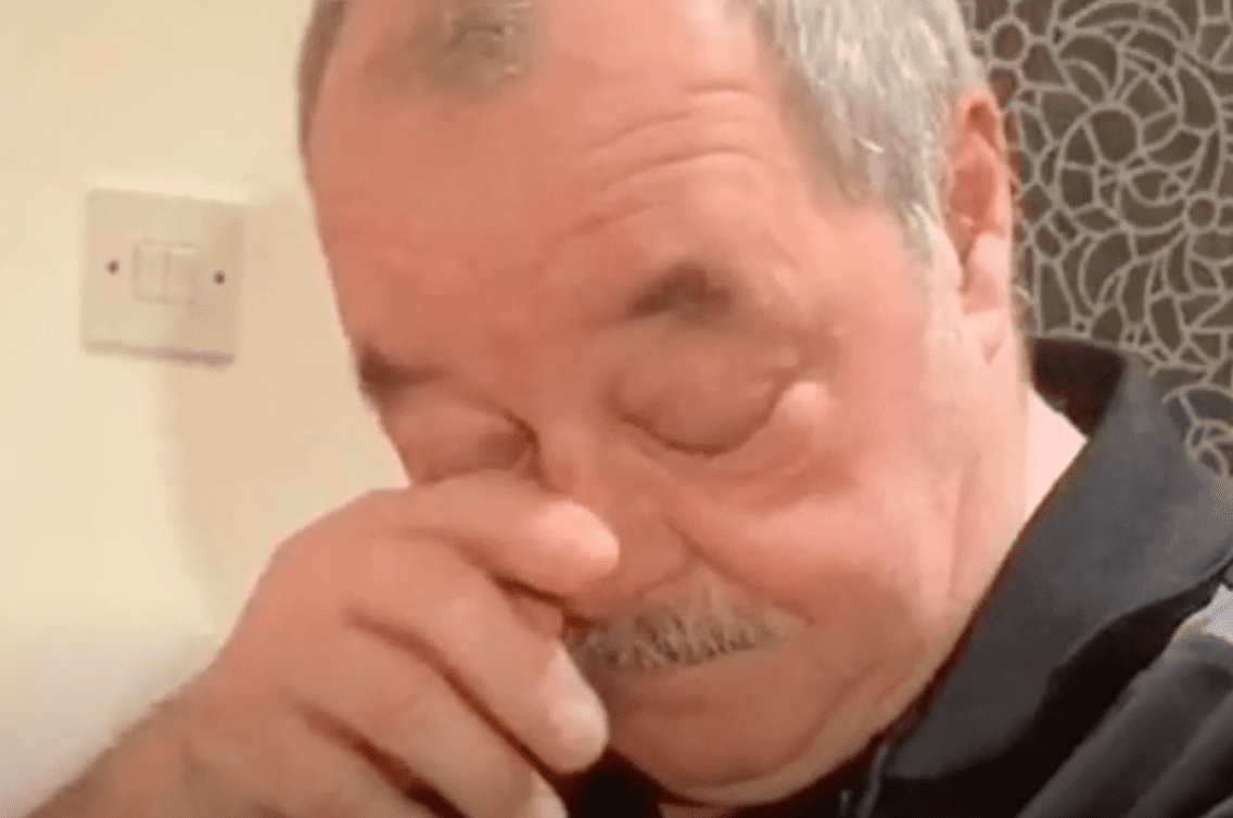 Father is overcome with emotion as son reveals he paid off the mortgage for him | Photo: TikTok/Jamie Nyland