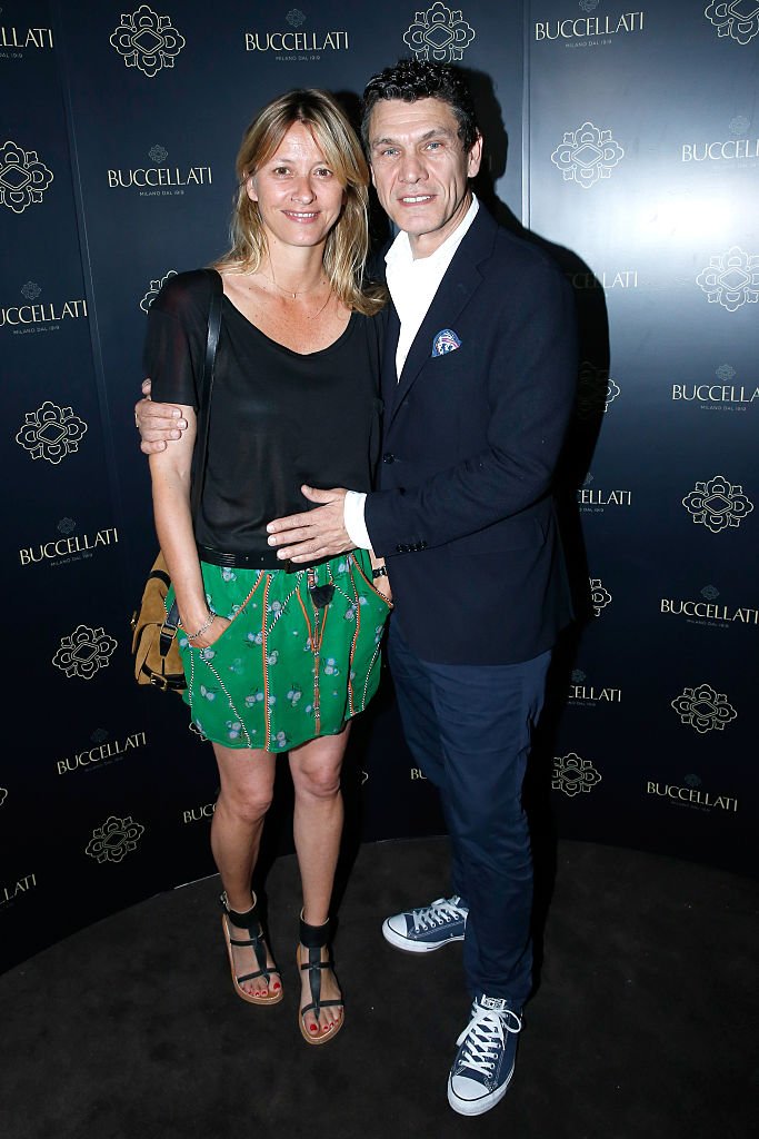 Le chanteur Marc Lavoine et son épouse Sarah assistent à l'ouverture de la Boutique Buccellati située 1 Rue De La Paix à Paris, le 8 juin 2016. | Photo : Getty Images
