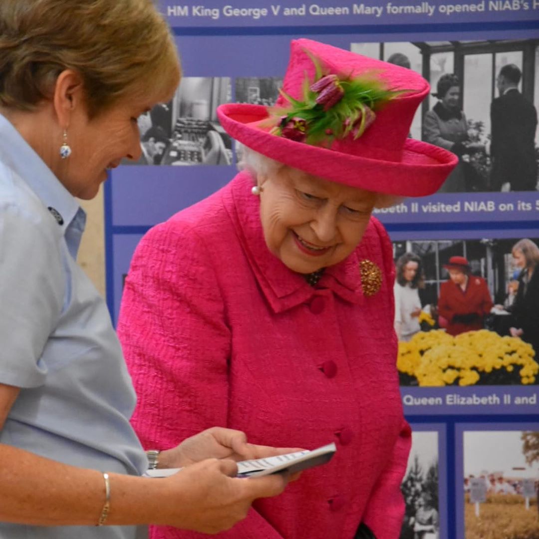 The Queen talks to a staff at NIAB. | Source: Instragram/TheRoyalFamily