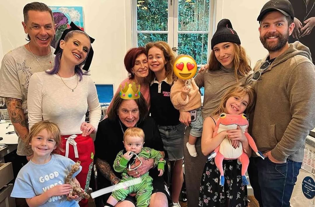 Ozzy and Sharon Osbourne with their loved ones from a post dated June 16, 2024. | Source: Instagram/sharonosbourne