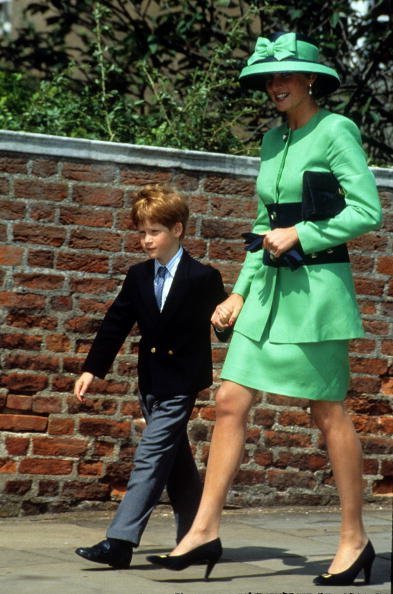 Princess Diana and Prince Harry at St. George's Chapel on July 18, 1992 in Windsor, England | Photo: Getty Images 
