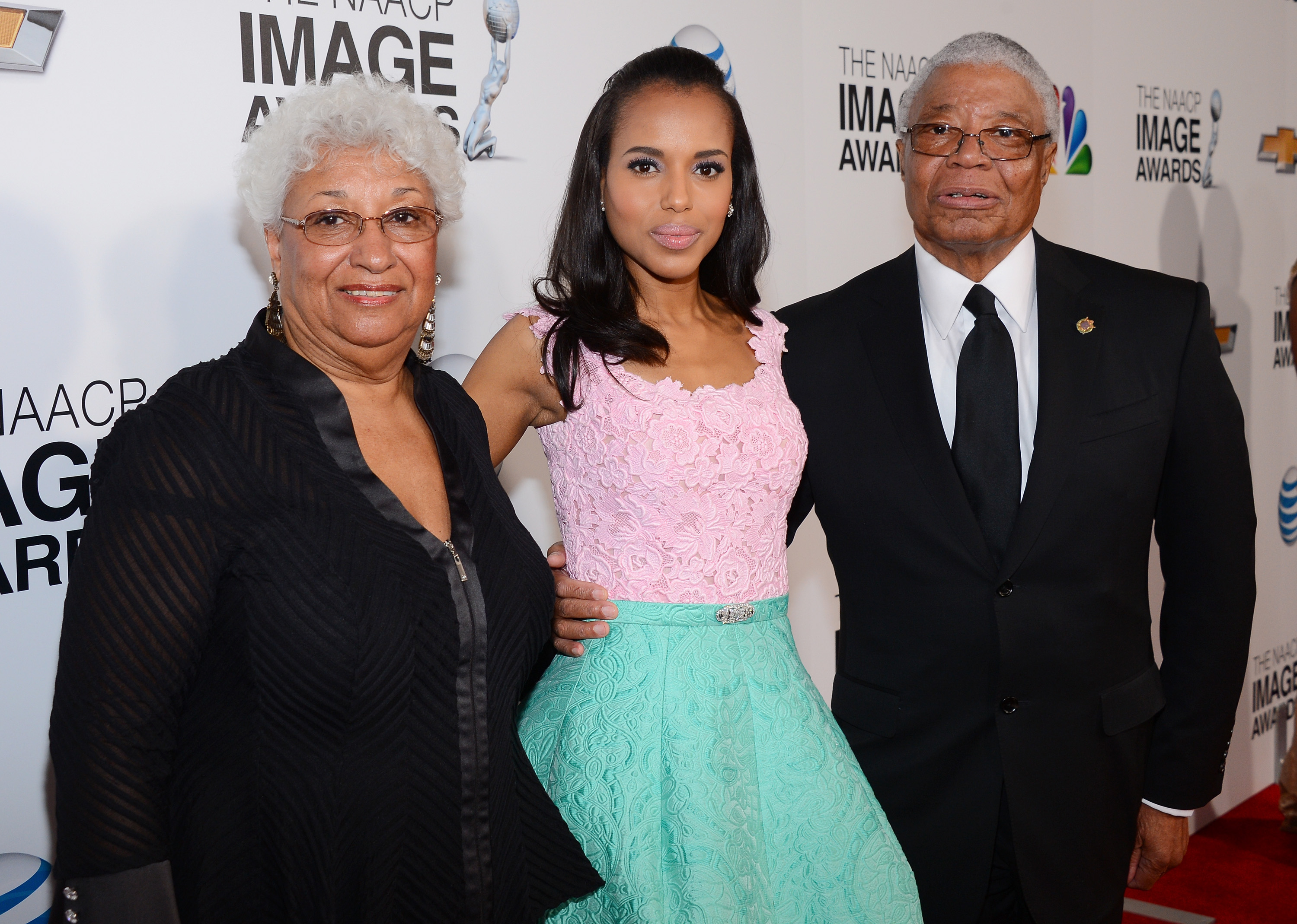 Despite learning the truth about her background, Kerry Washington still considered Earl Washington to be her father. At this event, she can be seen with her parents, Valerie Washington and Earl Washington, at the 44th NAACP Image Awards at The Shrine Auditorium on February 1, 2013, in Los Angeles, California. | Source: Getty Images