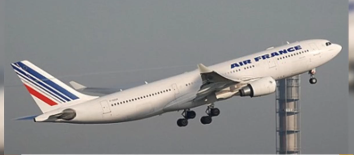 Air France plane | Source: Facebook.com/Express Tribune