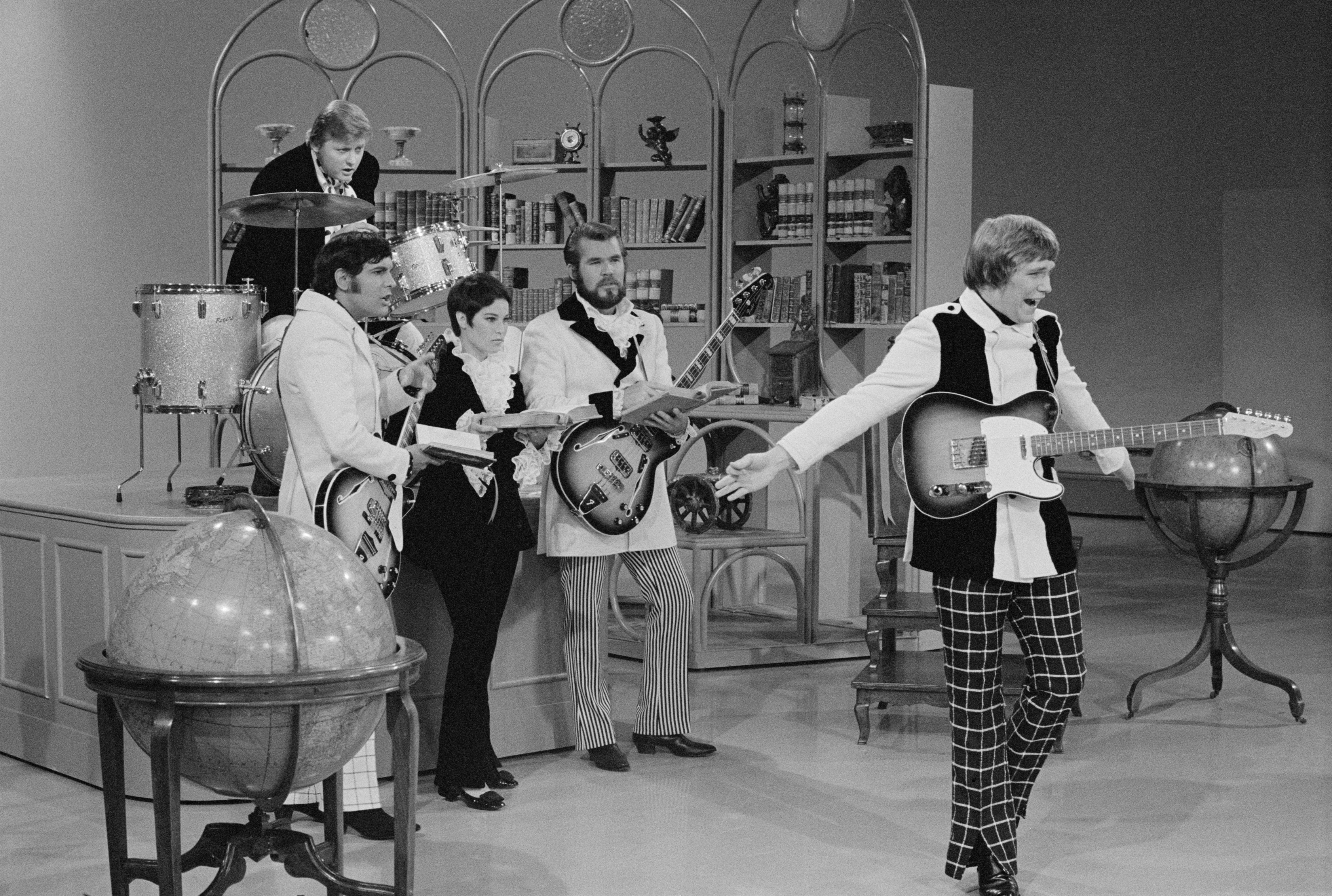 The late singer and his band The First Edition appeared on "The Smothers Brothers Comedy Hour" on September 29, 1967 | Source: Getty Images