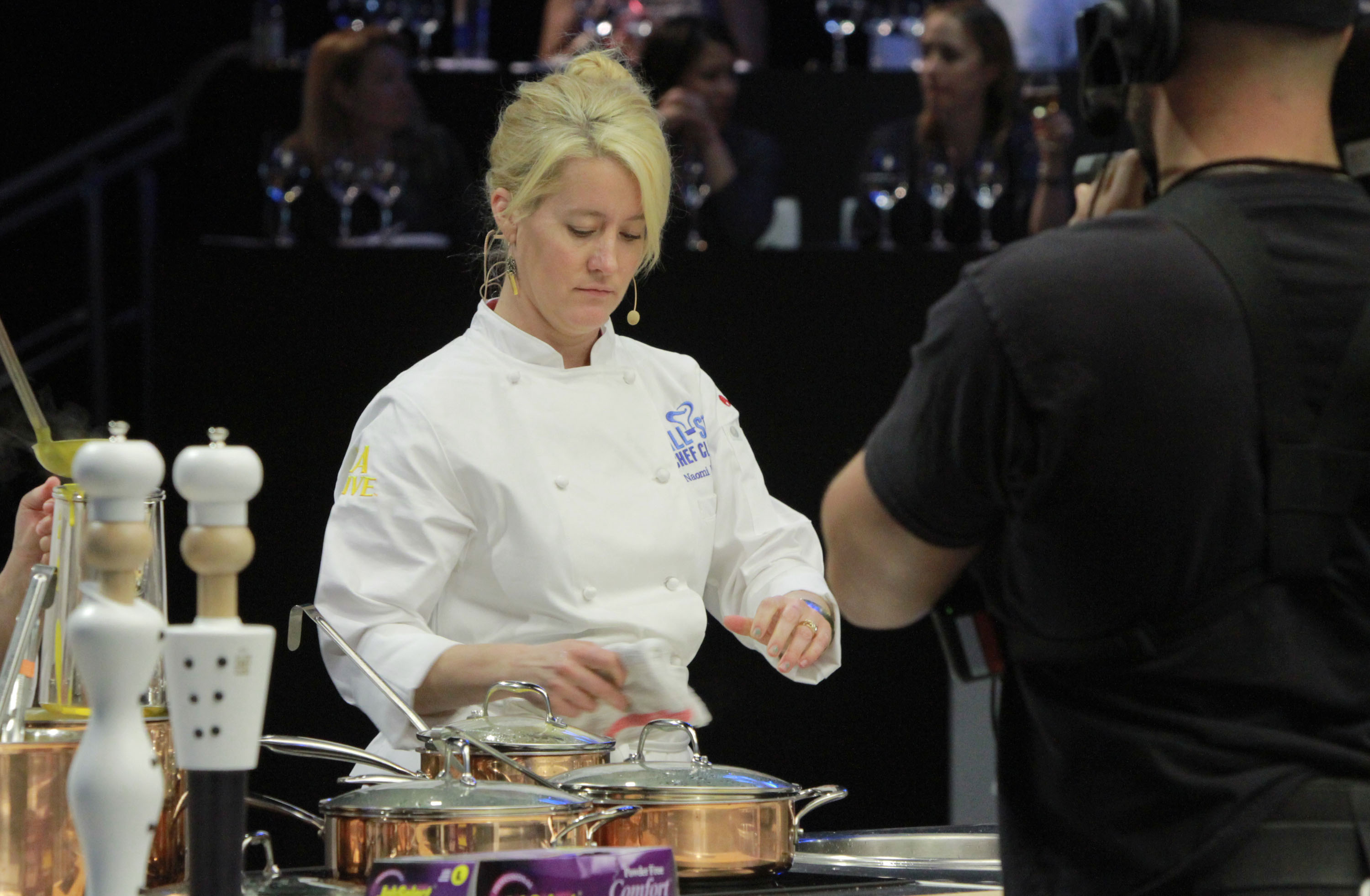 Naomi Pomeroy cooking during the All-Star Chef Classic - All-Star Lunch in Los Angeles, California on March 22, 2014 | Source: Getty Images