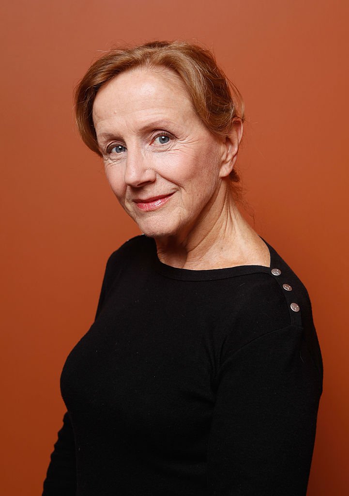 L'actrice Hélène Vincent de "A Few Hours of Spring" pose au Guess Portrait Studio pendant le Festival international du film de Toronto 2012, le 10 septembre 2012 à Toronto, Canada. | Photo : Getty Images L'actrice Hélène Vincent de "A Few Hours of Spring" pose au Guess Portrait Studio pendant le Festival international du film de Toronto 2012, le 10 septembre 2012 à Toronto, Canada. | Photo : Getty Images