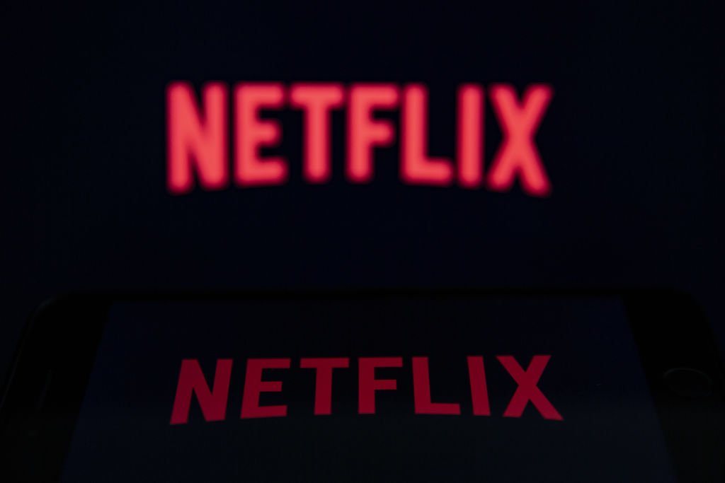 A screen displays the Netflix logo in Ankara, Turkey on April 10, 2020 | Photo: Getty Images