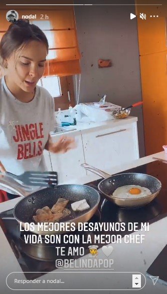 Belinda cocinando para Nodal. | Foto: Captura de pantalla de Instagram/Nodal