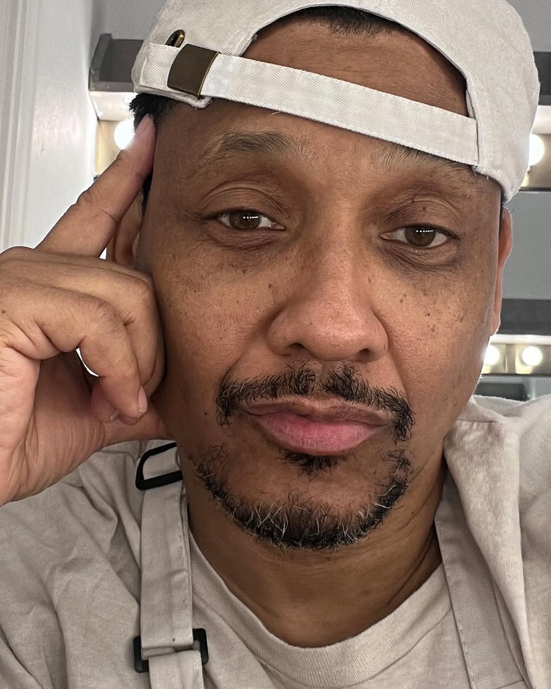 The actor poses for a selfie, from a post dated February 27, 2024 | Source: Instagram/khalilkain