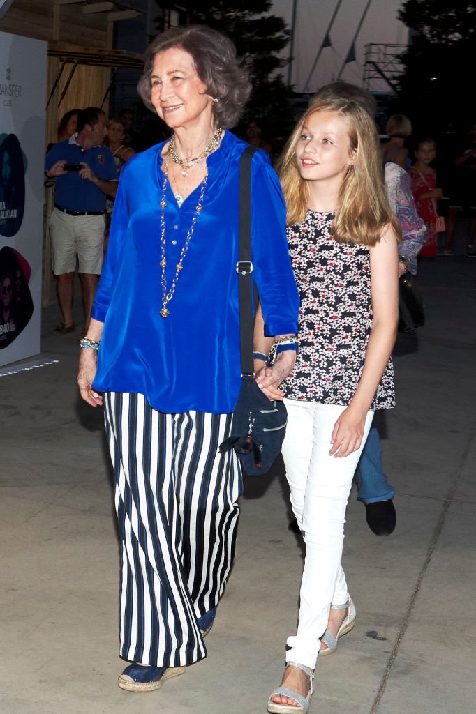 La Princesa Leonor y la reina Sofía en el concierto de Ara Malikian el 1 de agosto de 2018 en Palma de Mallorca, España. | Imagen: Getty Images La Princesa Leonor y la reina Sofía en el concierto de Ara Malikian el 1 de agosto de 2018 en Palma de Mallorca, España. | Imagen: Getty Images