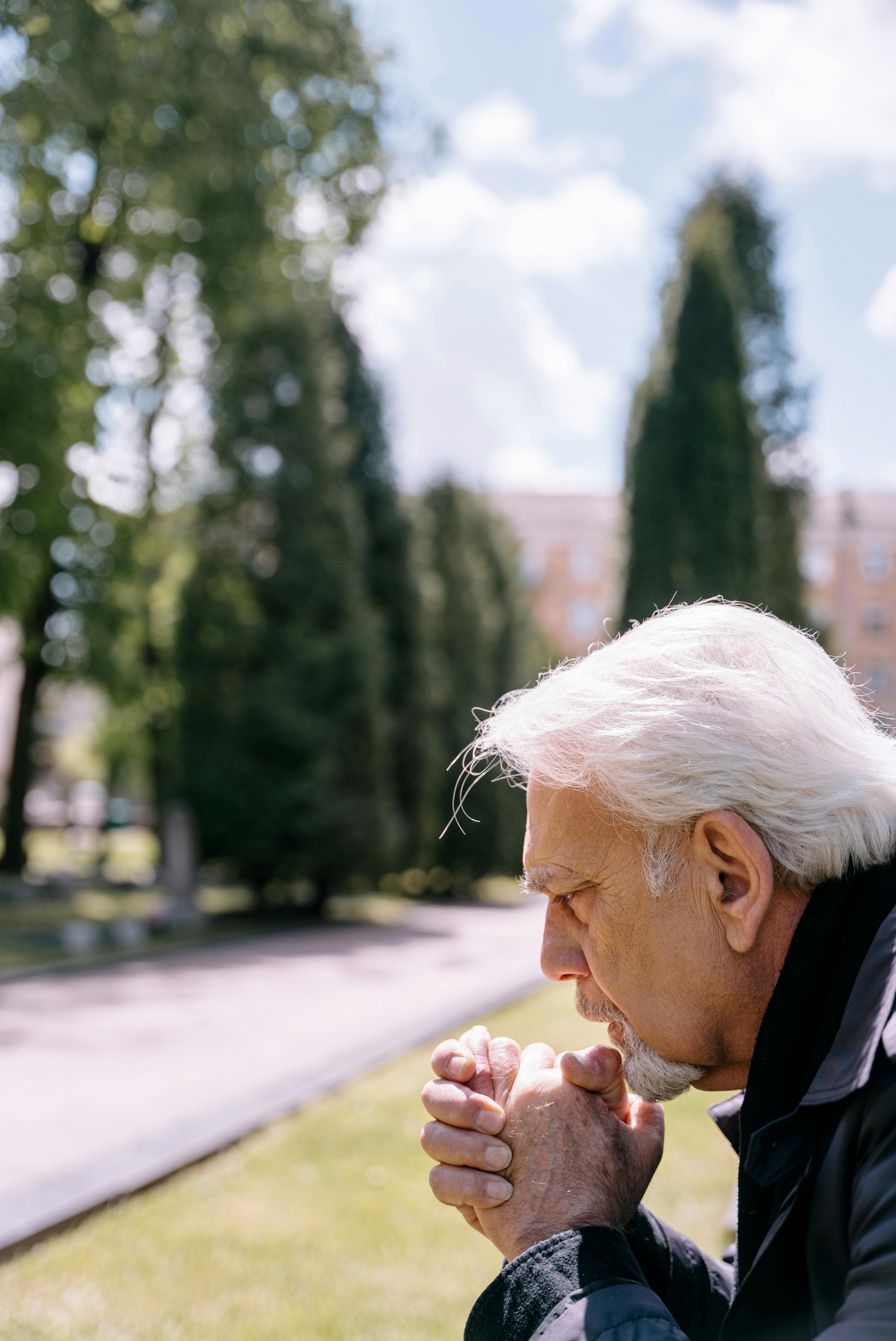 A sad man sitting on a bench. For illustration purposes only | Source: Pexels