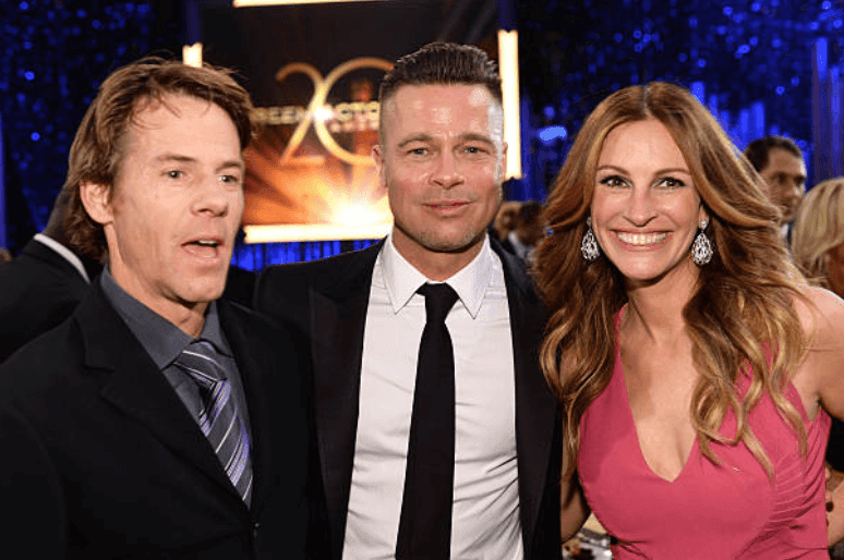 Danny Moder, Brad Pitt et Julia Roberts se mêlent à des célébrités | Source: Getty Images (Photo de Dimitrios Kambouris / WireImage)