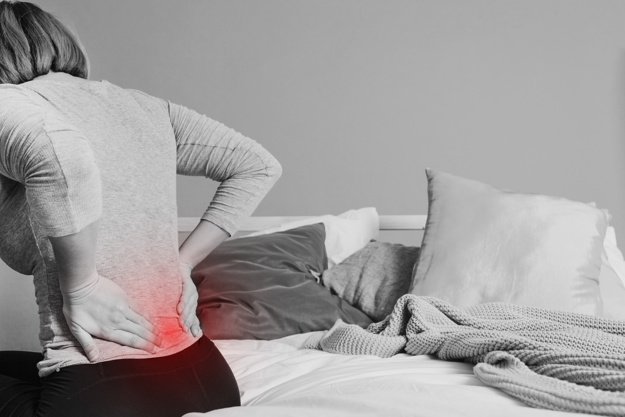 Mujer con dolor lumbar | Foto: Freepik