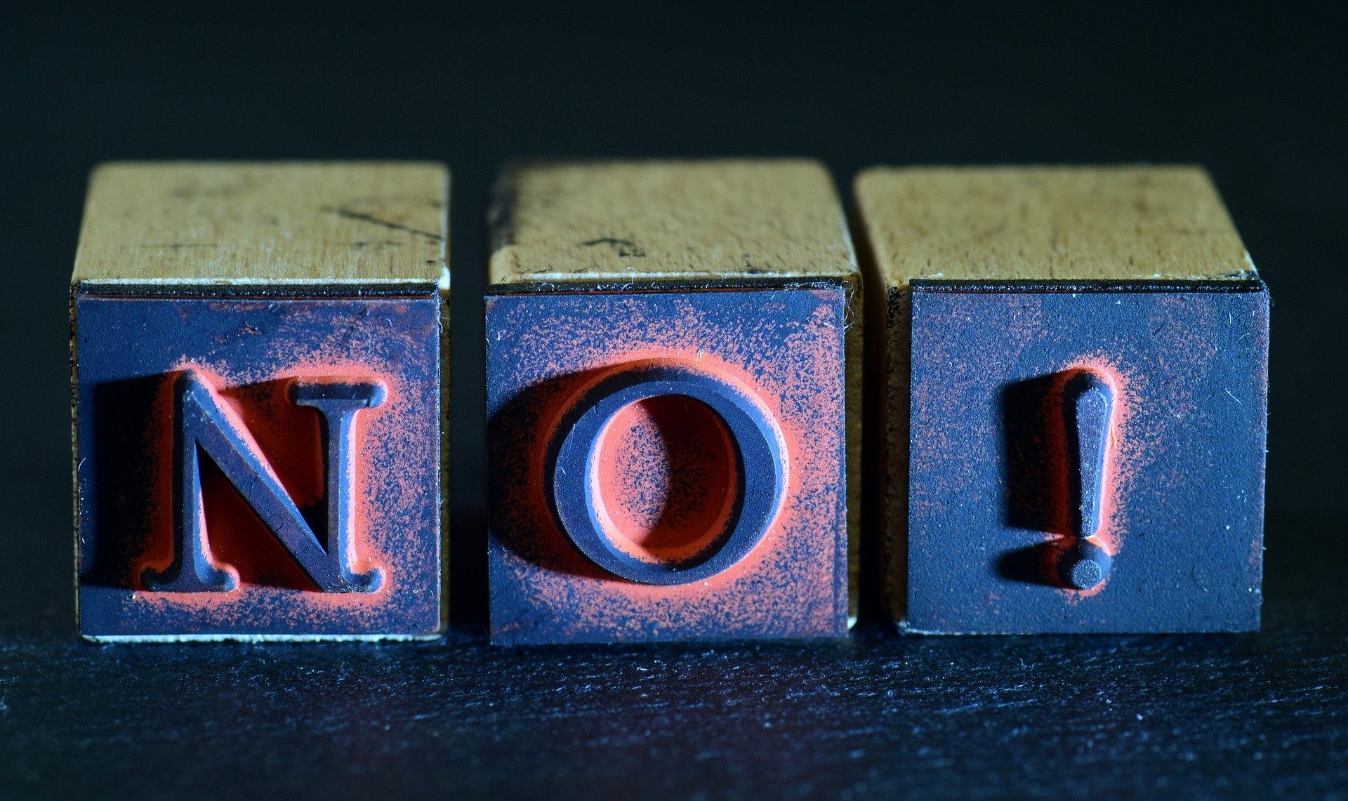 Wooden cubes that spell out the word "No." | Source: Pixabay.