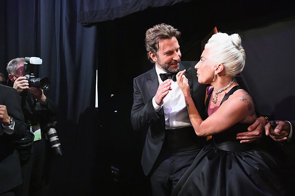Bradley Cooper and Lady Gaga pose backstage during the 91st Annual Academy Awards | Photo: Getty Images