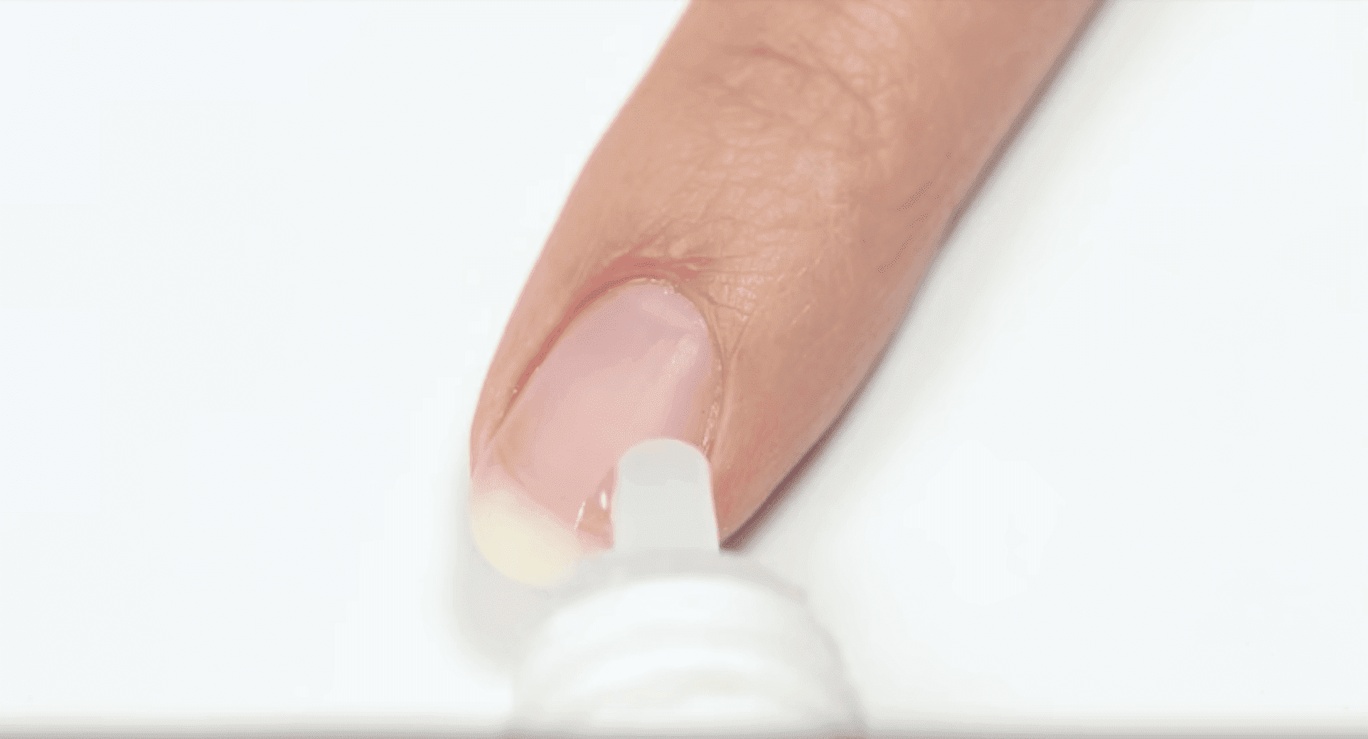 A drop of glue. I Image: YouTube/ HannahRoxNails.