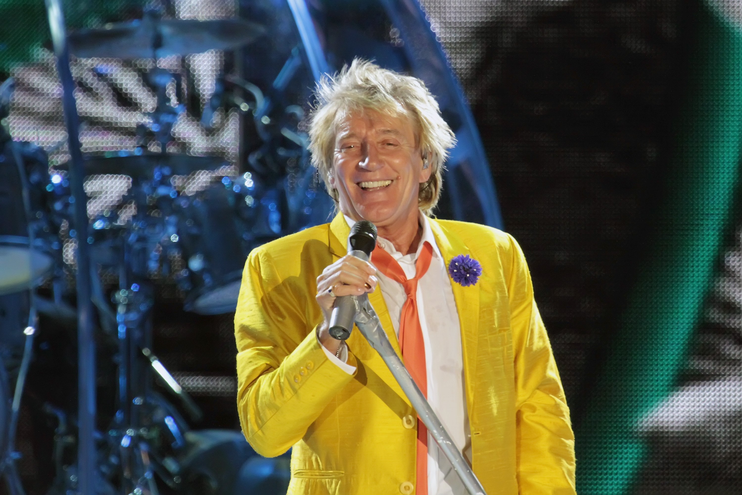 Singer Rod Stewart performs at Mark G. Etess Arena - Trump Taj Mahal on August 23, 2014 in Atlantic City, New Jersey ┃Source: Getty Images