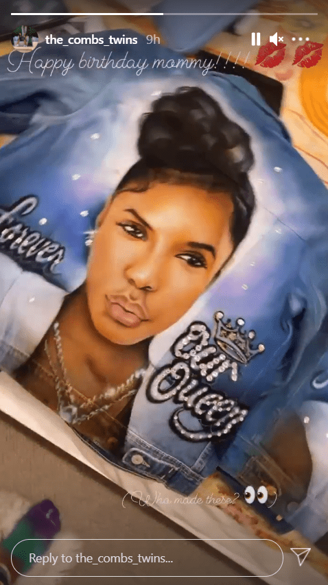 A photo of Kim Porter printed on a denim jacket in honor of her posthumous birthday. | Photo: Instagram/The_comb_twins
