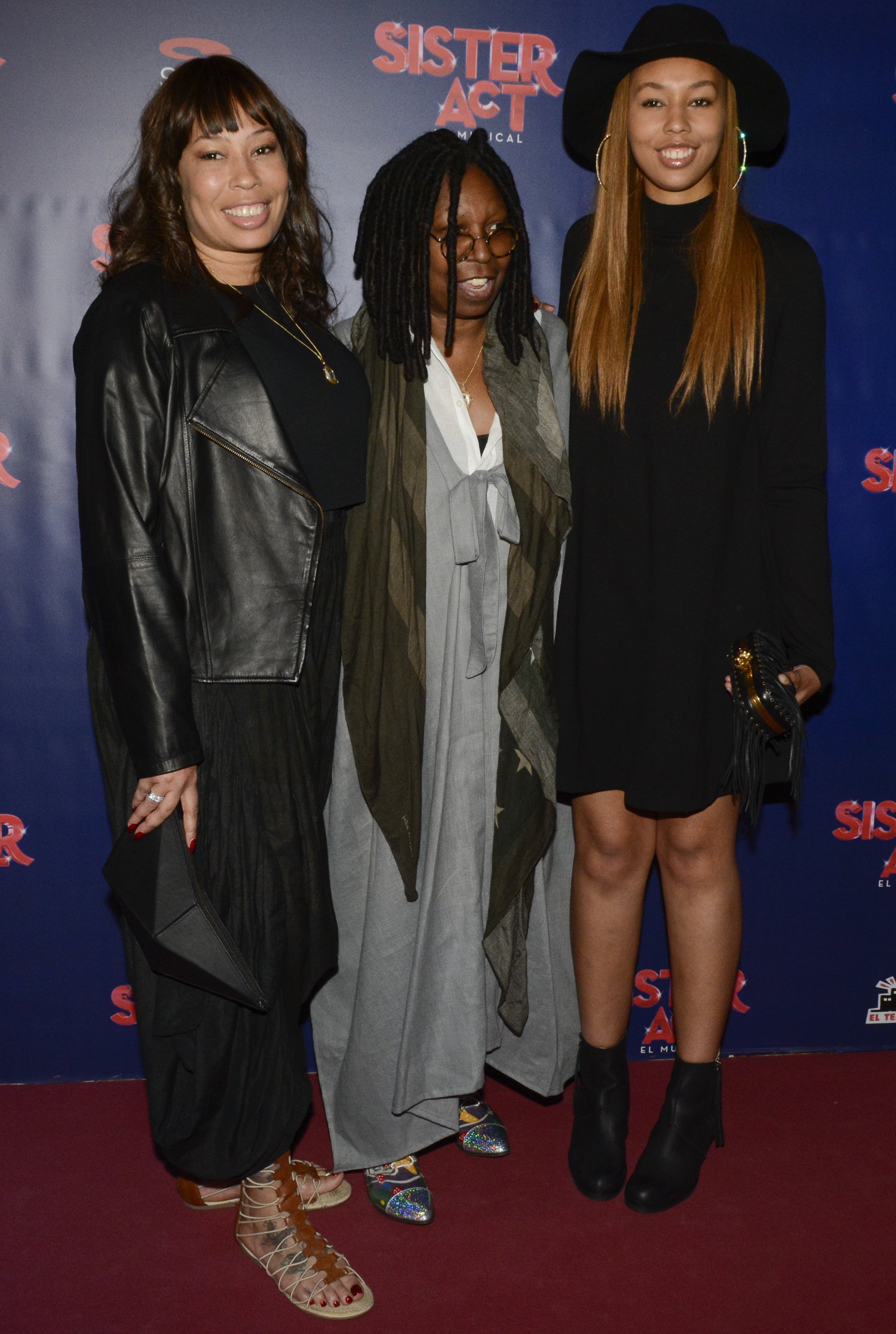 Alex Martin, Whoopi Goldberg, and Martin's daughter Jerzey Kennedy Dean at the premiere of 'Sister Act' on October 23, 2014 in Barcelona, Spain. | Photo: Getty Images