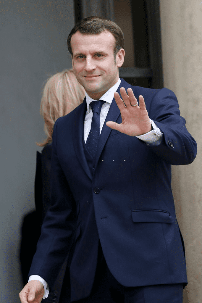 PARIS, FRANCE - 11 MARS : Le Président Français Emmanuel Macron accueille le Roi Philippe d'Espagne et la Reine Létizia d'Espagne avant un déjeuner au Palais présidentiel de l'Elysée le 11 mars 2020 à Paris, France. | Photo : Getty Images PARIS, FRANCE - 11 MARS : Le Président Français Emmanuel Macron accueille le Roi Philippe d'Espagne et la Reine Létizia d'Espagne avant un déjeuner au Palais présidentiel de l'Elysée le 11 mars 2020 à Paris, France. | Photo : Getty Images