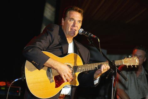 Chuck Woolery performs at the "Game Show Networks Winter TCA Tour" 2003  | Photo: Getty Images