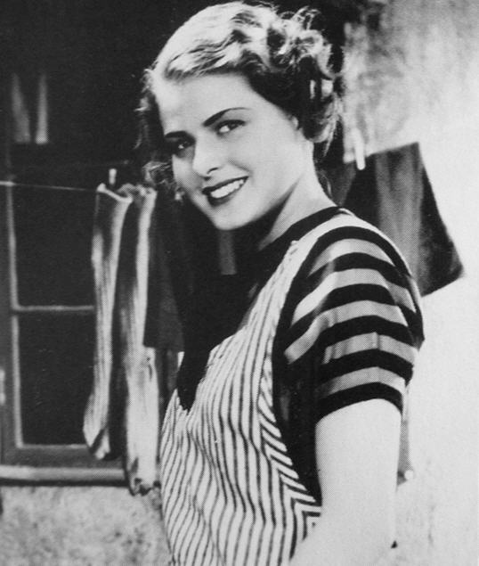 Ingrid Bergman in "Munkbrogreven"  in 1934  at age 19 | Source: Wikimedia