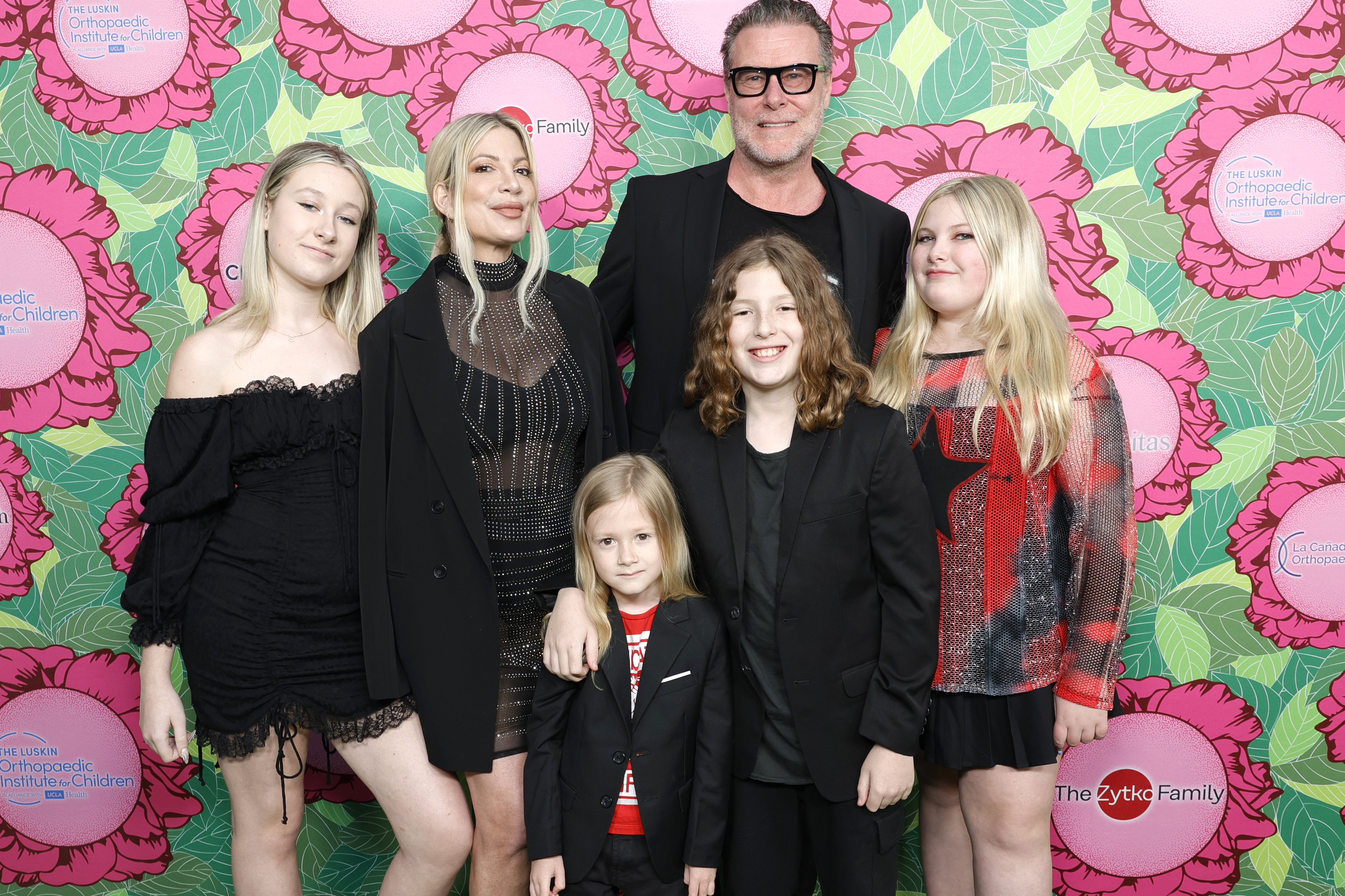 Stella Spelling, Tori Spelling, Beau Spelling, Dean McDermott, Finn Spelling, and Hattie Spelling attend the Luskin Orthopaedic Institute for Children, Stand for Kids Gala on June 10, 2023 in Universal City, California | Source: Getty Images
